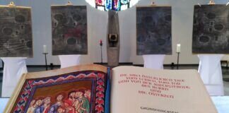 Kulturkirche zeigt Werk des polnischen Künstlers Janusz Marciniak Das letzte Abendmahl