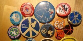 Nachlese zum Ostermarsch 2021 /Kleine Geschichte in Buttons