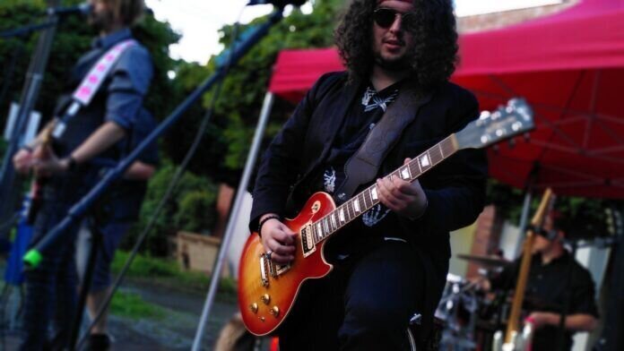 Sommerkulturkirche 2021 "unter den Platanen" Sommerkulturkirche 2021 "unter den Platanen"