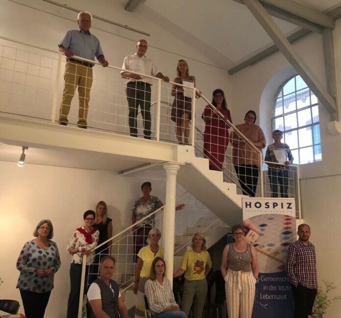 Gruppenfoto 2 Abschlussabend Gruppenbild