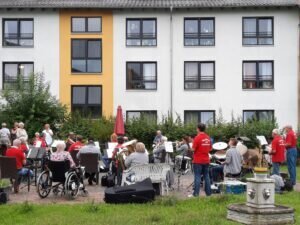 Die Musiker freuen sich über den herzlichen Empfang 