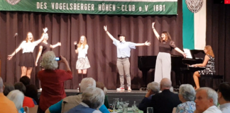 Live Auftritt mit Schülerinnen der Musik- und Kunstschule Grünberg