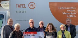 Sparkassen-Senioren spenden 1.500 Euro an die Tafel Gießen Sparkassen-Senioren spenden 1.500 Euro an die Tafel Gießen