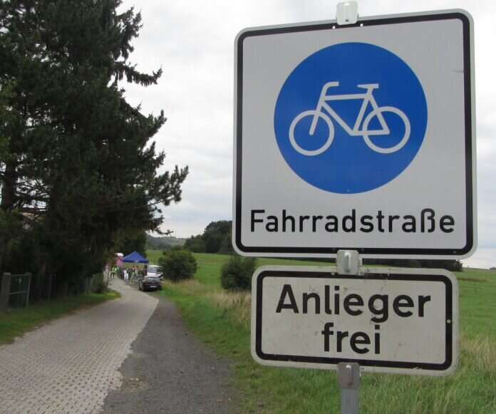 Schild Fahrradstraße