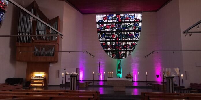 Der Förderverein St. Thomas Morus e.V. setzt die Kulturkirche ins rechte Licht Der Förderverein St. Thomas Morus e.V. setzt die Kulturkirche ins rechte Licht