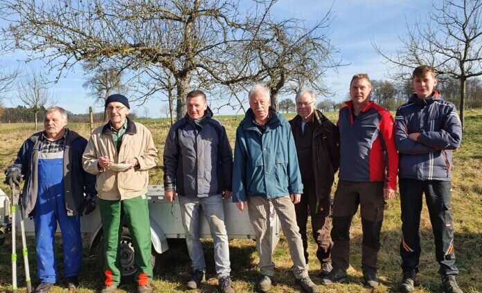 20220213-PM-Nabu-Obstbaumschnitt-Wolfgang-20220212_124117-a Das Nabu Team zur Pflege von Streuobstwiesen