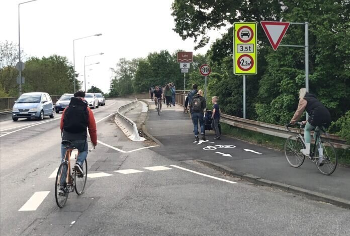 Radverkehrsführung an der Konrad-Adenauer-Brücke Radverkehrsführung an der Konrad-Adenauer-Brücke