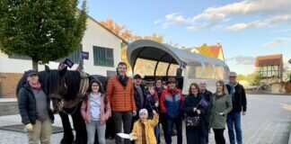 Planwagenfahrt rund um Lahnau Gruppenbild Planwagenfahrt