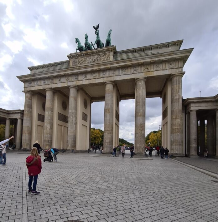 2022_09_Schwalbe_Br_Tor