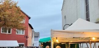 Schöne Stände luden ein – 6. Linneser Adventsmarkt ein voller Erfolg