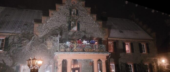 Bild Weihnachtsmarkt 2022 Ockstadt Balkon