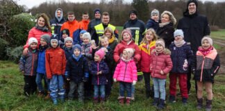 Gemeinsame Aktion der NABU-Kindergruppe mit Jugendfeuerwehr Nonnenroth