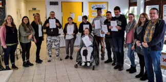 Zertifikate für neun Teilnehmer*innen des Lebenshilfe-Berufsbildungsbereichs