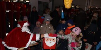 Nikolaus bescherte 32 Kinder in Weickartshain