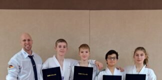 Vier neue Schwarzgurtträger*innen bei SPORTING Taekwondo