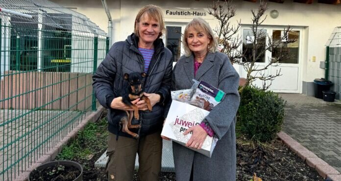 700-Euro-Spende_inPixio