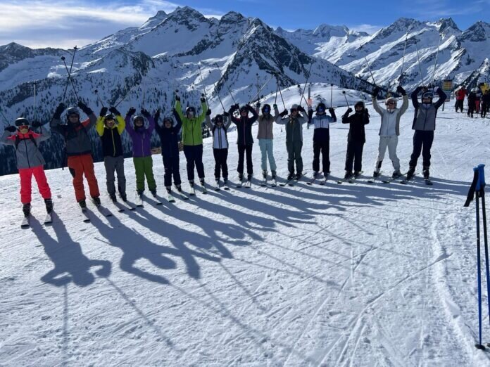 ec28c448-fb09-4e04-92fc-4e04e3d5d93d