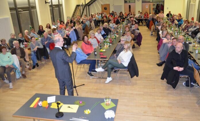 vollbesetzte Kulti Prof. Beutelsbacher K1600_DSC_0157