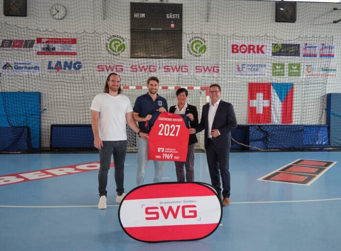 2024-05-23 Pressebild_Vertragsverlängerung TV Hüttenberg