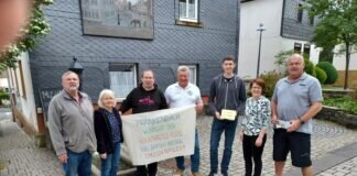 Spendenübergabe an Frankenbacher Rock `n‘ Roll Girls