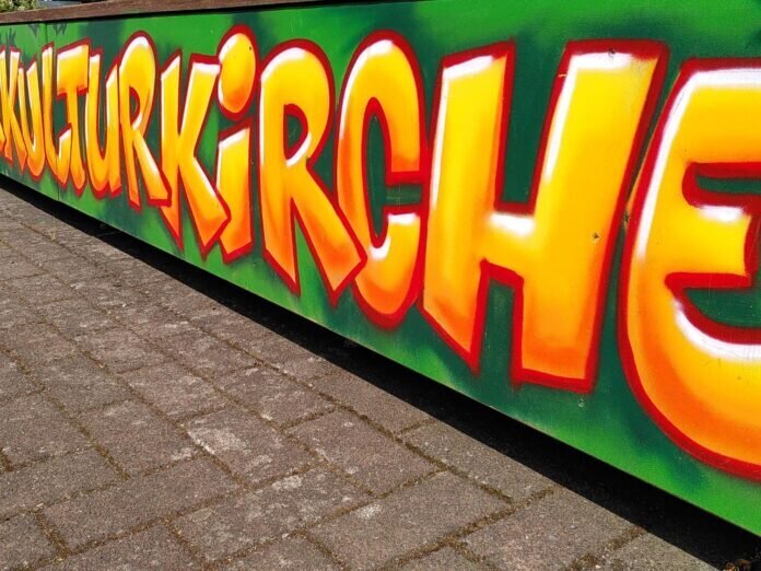 Sommerkulturkirche unter den Platanen feiert fünfjähriges Jubiläum ab dem 1. Juni