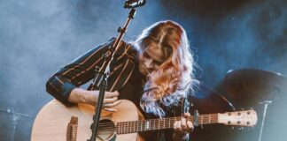 → SAMSTAG, 19.10.2024, 20:00 Uhr HANNE KAH – FOLK – ROCK – POP in der Vitos-Kapelle