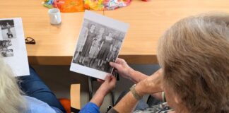 Von Vogelnestern auf dem Kopf und knallengen Miniröcken