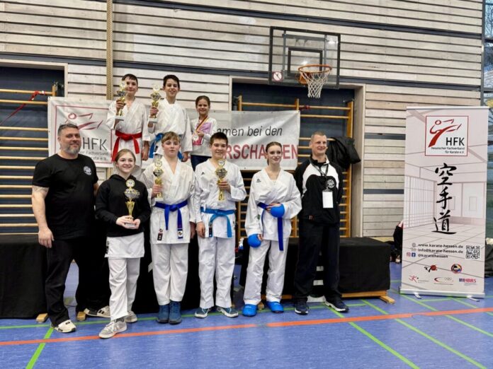 Gruppenbild der Wettkämpfer des Karate Dojo Lich