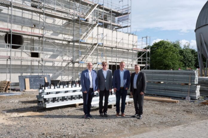 2025-06-26 Pressebild_Veranstaltung PowerLahn_Energiezentrale