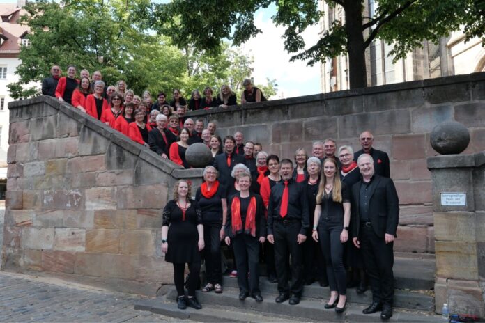 Die Sängerinnen und Sänger aus Ettingshausen und Staufenberg