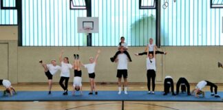 Akrobatikshow des „Ganztages der Schule am Diebsturm“