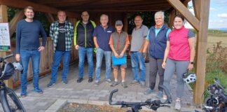 Ewald Seidler begleitete am Limes eine historische Führung der Stadtvereinigung “FREIE WÄHLER Pohlheim” mit viel Geschichtswissen