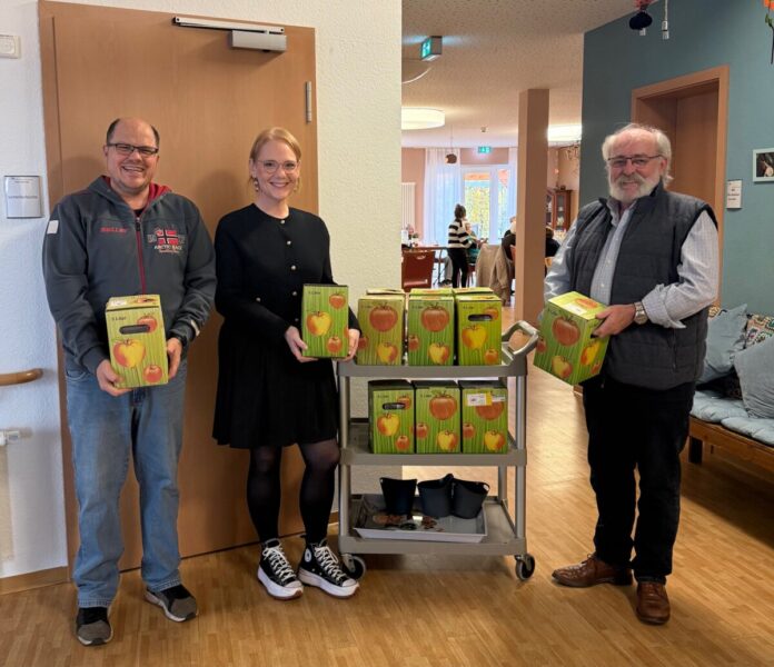 Übergabe Saft an AWO 17.10.25