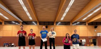 Bis Nachts um zwei flogen Federbälle durch Hungen