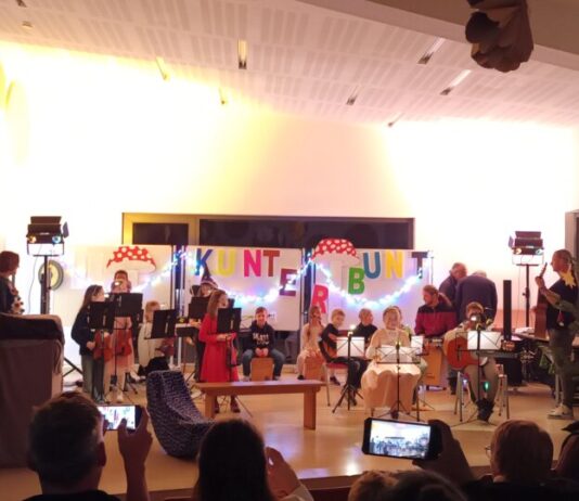 „Orchester Kunterbunt“ trifft Hänsel und Gretel