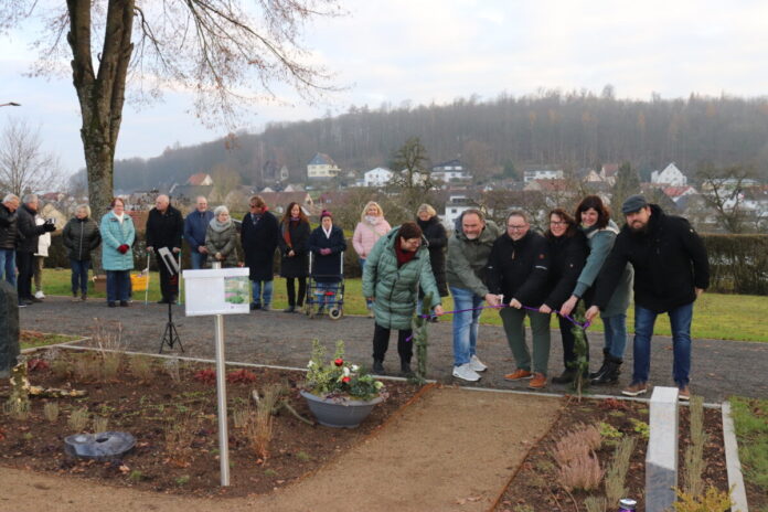 20251217-P0030001-Einweihung Memoriamgarten Göbelnrod (2)