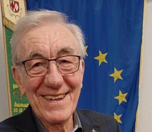 “Beeindruckend, was Erich Klotz in seinem Leben geleistet Hat!” Bürgermeister Ruck überreichte ihm den Landesehrenbrief