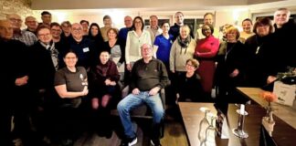 Fröhliches Lachen und ein Hauch von Weihnachtszauber