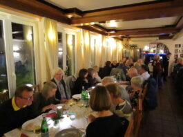 Leckeres italienisches Menü, Überraschungen und gute Laune beim Weihnachtsessen der DIG Mittelhessen e.V. im Restaurant „La Perla“ in Gießen