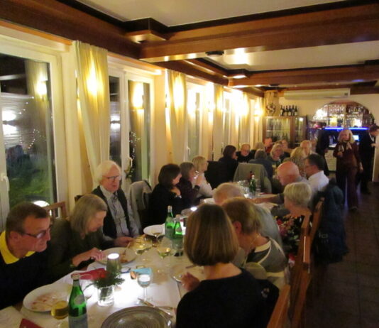 Leckeres italienisches Menü, Überraschungen und gute Laune beim Weihnachtsessen der DIG Mittelhessen e.V. im Restaurant „La Perla“ in Gießen