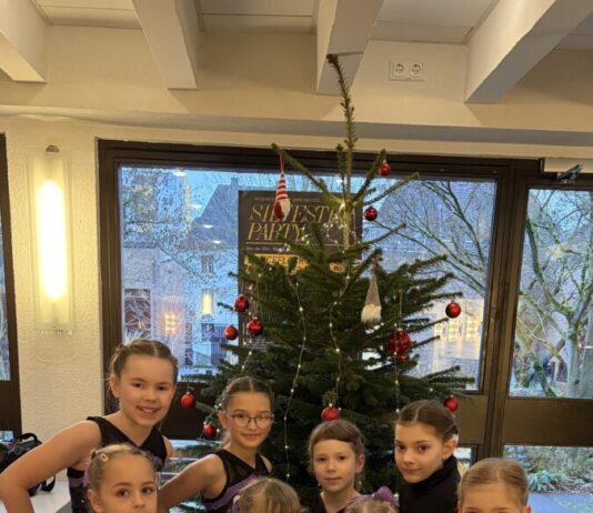 GalaxyCheer Gießen-Nachwuchs begeistert bei Nikolausfeier in der Kongresshalle