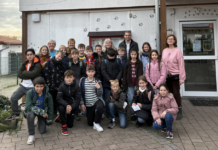 Waffeln für den guten Zweck: Schüler der 5a spenden 200 Euro an Tierheim