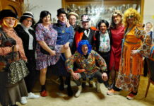 Weiberfastnacht der Chorifeen begeistert mit Witz, Charme und vollem Haus