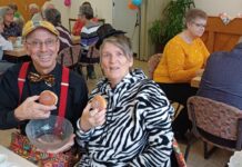 “Buss-Arnold-Stiftung Holzheim” feiert traditionell mit Kräppeln, fast schon eine “Prunksitzung”