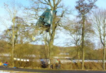 Spektakuläre Baumbesetzung auf B49-Trasse – 40 Menschen bei Infospaziergang