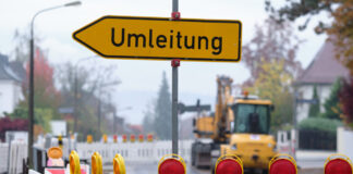 Kranaufstellung führt zu Busumleitungen