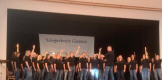Beeindruckendes Klangfest mit 300 Stimmen
