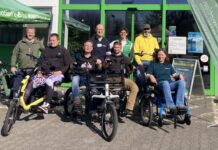 Gut gelauntes gemeinsames Radfahren