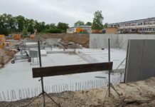 Neubau der Turnhalle mit Schulmensa an der “Regenbogenschule” in Holzheim, erste Eindrücke von den Dimensionen des neuen Schulgebäudes
