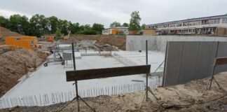 Neubau der Turnhalle mit Schulmensa an der “Regenbogenschule” in Holzheim, erste Eindrücke von den Dimensionen des neuen Schulgebäudes